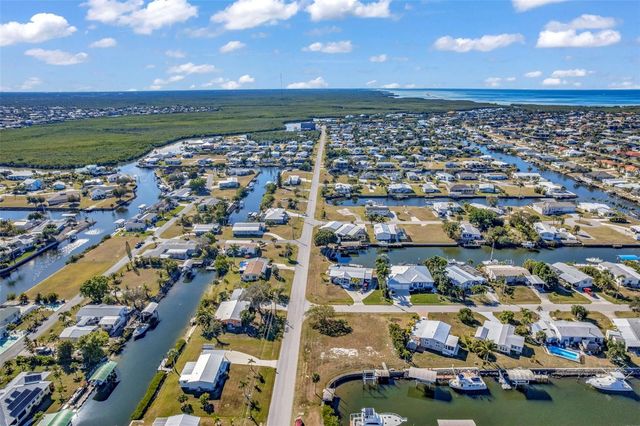 700 HOLLYHILL COURT, Punta Gorda, FL 33950