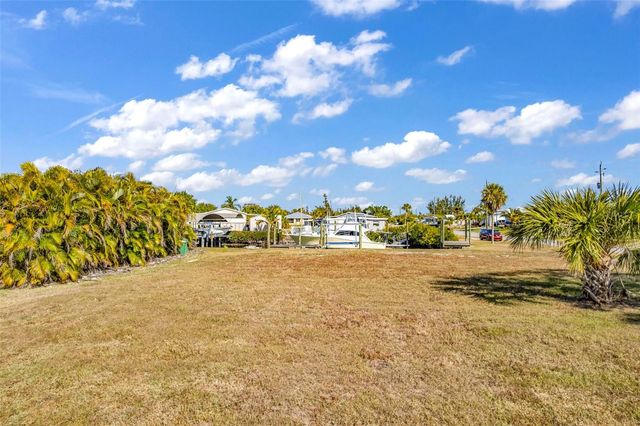 700 HOLLYHILL COURT, Punta Gorda, FL 33950