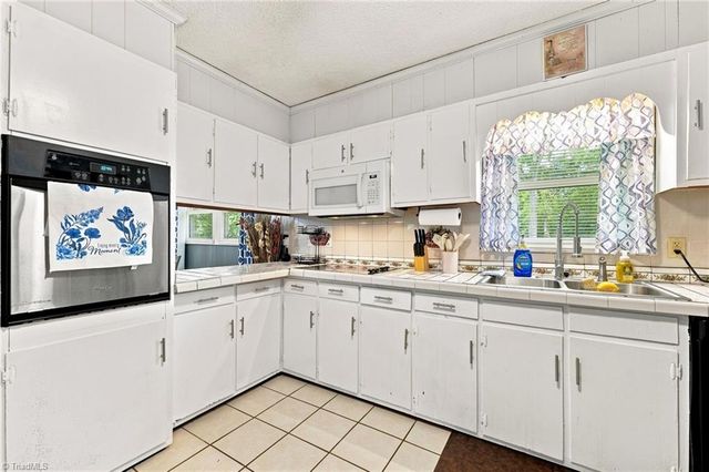 5703 Summit Avenue, Browns Summit, NC 27214