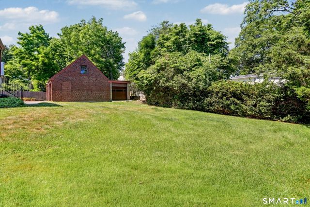 312 Bennett Street, Fairfield, CT 06825