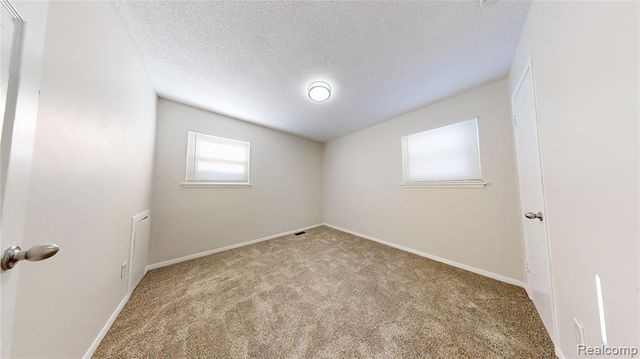 733 Livingston Avenue, Pontiac, MI 48340