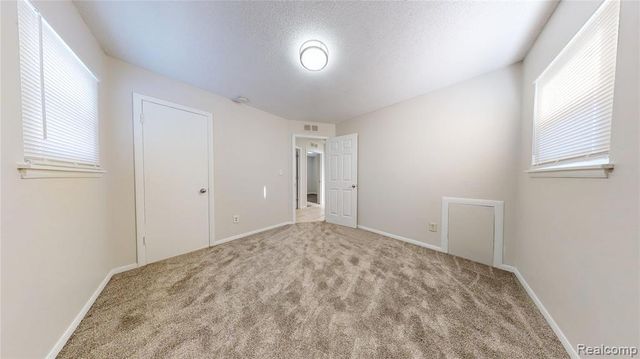 733 Livingston Avenue, Pontiac, MI 48340