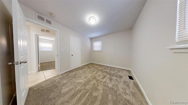 733 Livingston Avenue, Pontiac, MI 48340