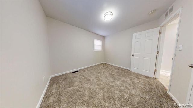 733 Livingston Avenue, Pontiac, MI 48340