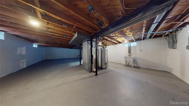 733 Livingston Avenue, Pontiac, MI 48340