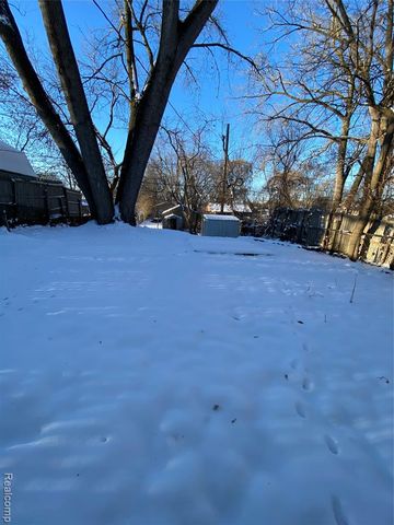 733 Livingston Avenue, Pontiac, MI 48340