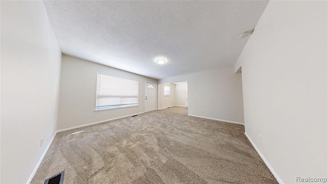 733 Livingston Avenue, Pontiac, MI 48340