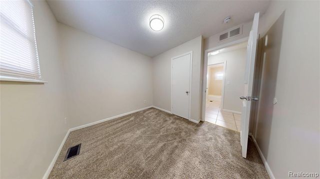 733 Livingston Avenue, Pontiac, MI 48340