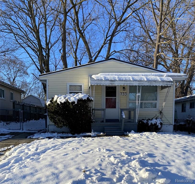 733 Livingston Avenue, Pontiac, MI 48340