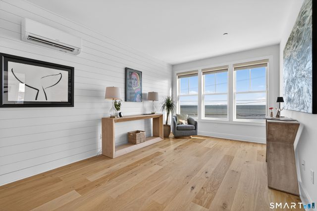 185 Main Street APT 301, East Lyme, CT 06357