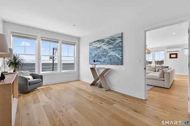 185 Main Street APT 301, East Lyme, CT 06357