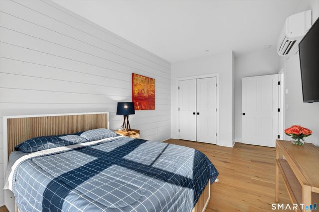 185 Main Street APT 301, East Lyme, CT 06357