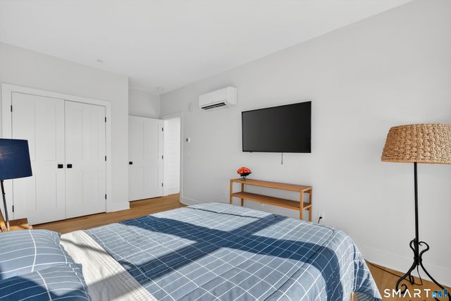 185 Main Street APT 301, East Lyme, CT 06357