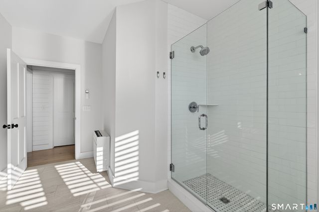 185 Main Street APT 301, East Lyme, CT 06357