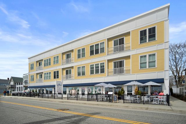 185 Main Street APT 301, East Lyme, CT 06357