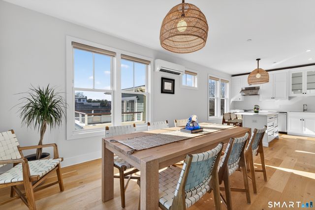 185 Main Street APT 301, East Lyme, CT 06357