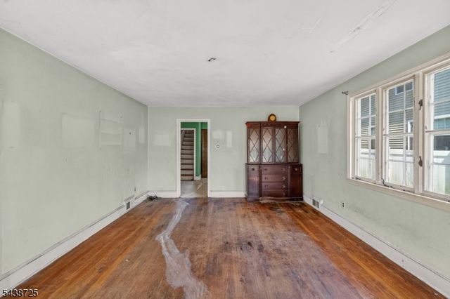 10 Carlyle Ave, Morris Plains Boro, NJ 07950
