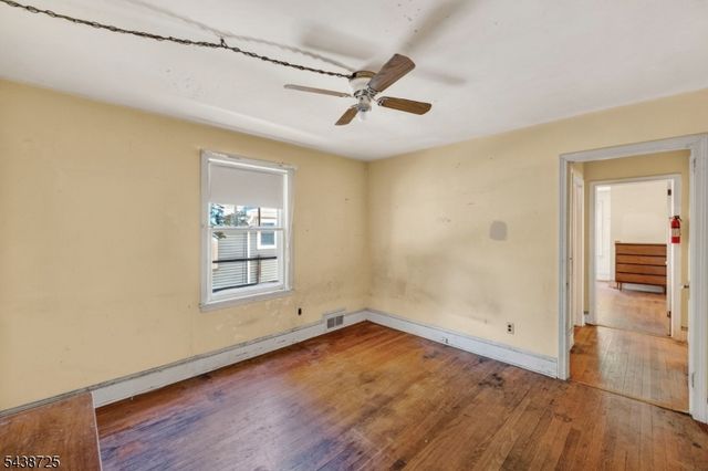 10 Carlyle Ave, Morris Plains Boro, NJ 07950