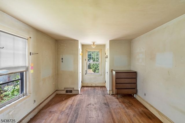 10 Carlyle Ave, Morris Plains Boro, NJ 07950