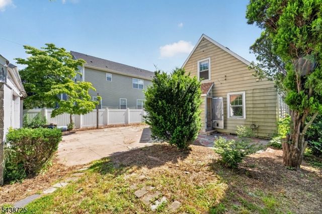 10 Carlyle Ave, Morris Plains Boro, NJ 07950