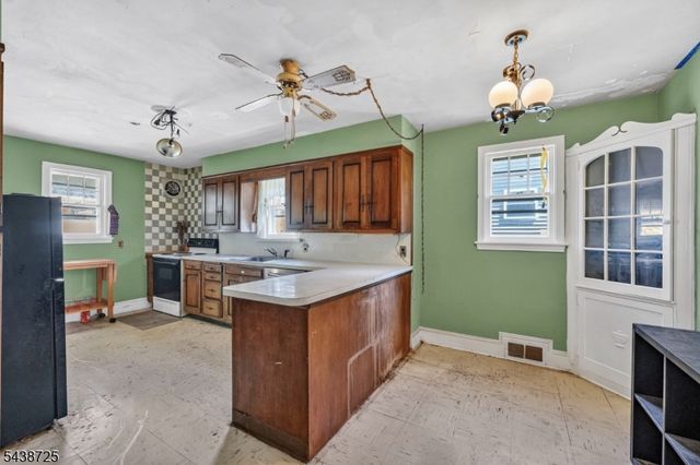 10 Carlyle Ave, Morris Plains Boro, NJ 07950