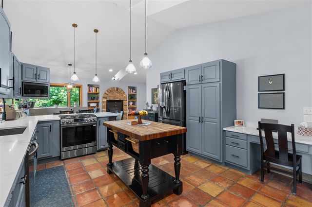 8650 S 2nd Street, Mattawan, MI 49071