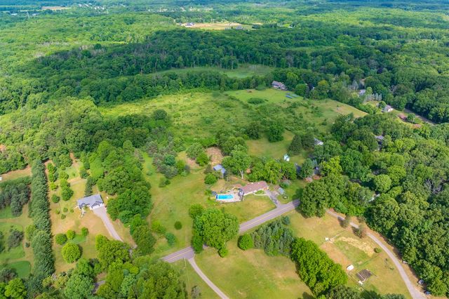 8650 S 2nd Street, Mattawan, MI 49071