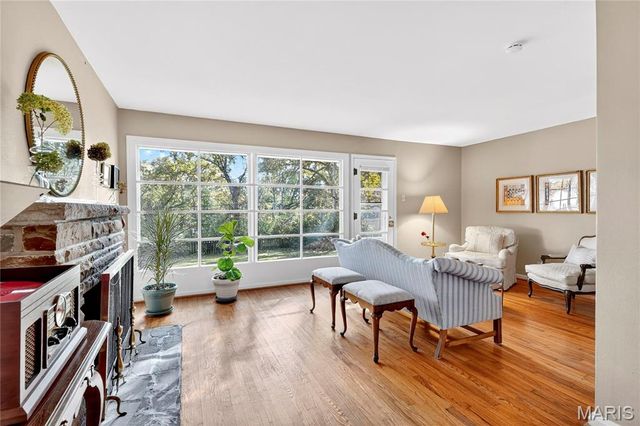 450 Forest Green Drive, Webster Groves, MO 63119