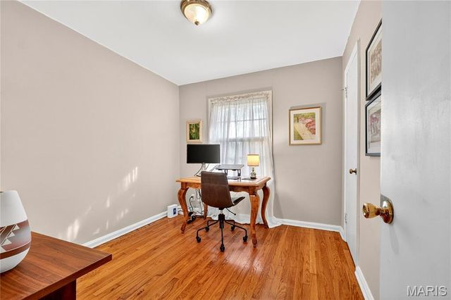 450 Forest Green Drive, Webster Groves, MO 63119