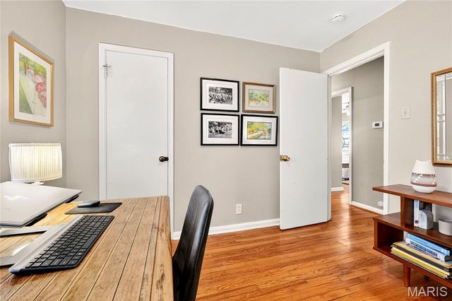 450 Forest Green Drive, Webster Groves, MO 63119