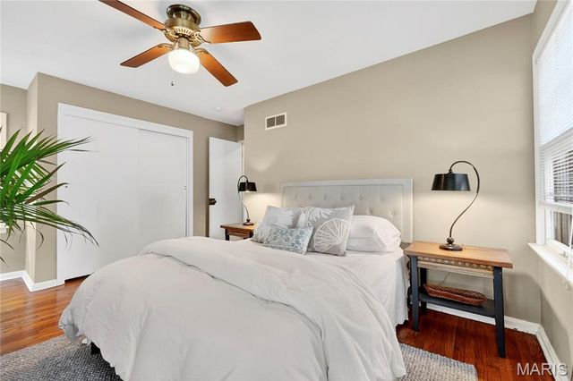 450 Forest Green Drive, Webster Groves, MO 63119