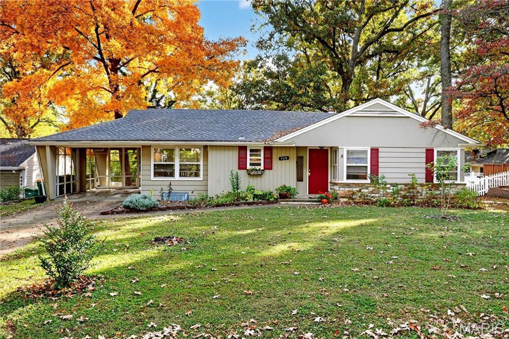 450 Forest Green Drive, Webster Groves, MO 63119