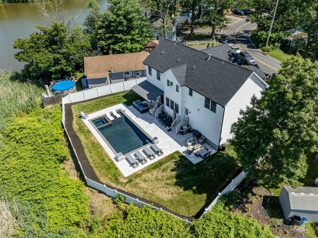 38 W CONCOURSE, Aberdeen Township, NJ 07735
