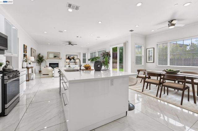 2848 E Cog Hill Ter, Dublin, CA 94568