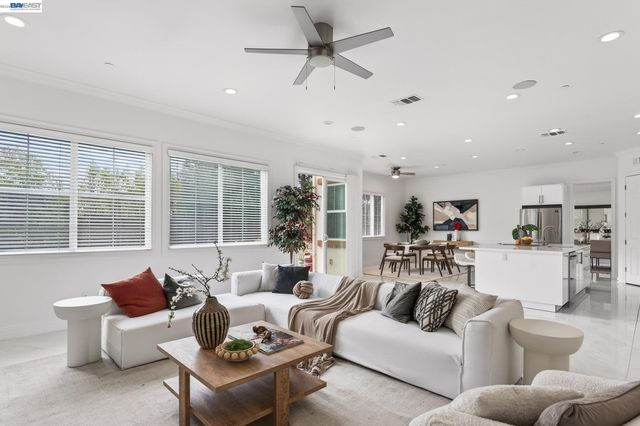 2848 E Cog Hill Ter, Dublin, CA 94568