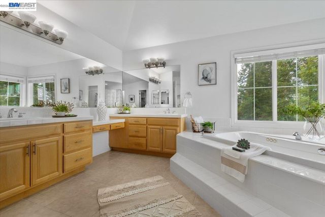 2848 E Cog Hill Ter, Dublin, CA 94568