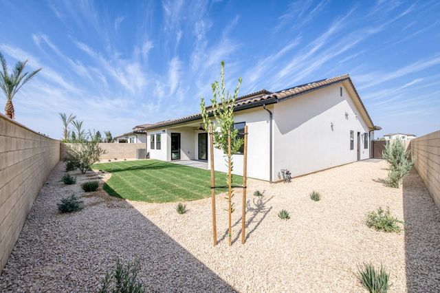 2873 E Beech Tree Drive, Fresno, CA 93730