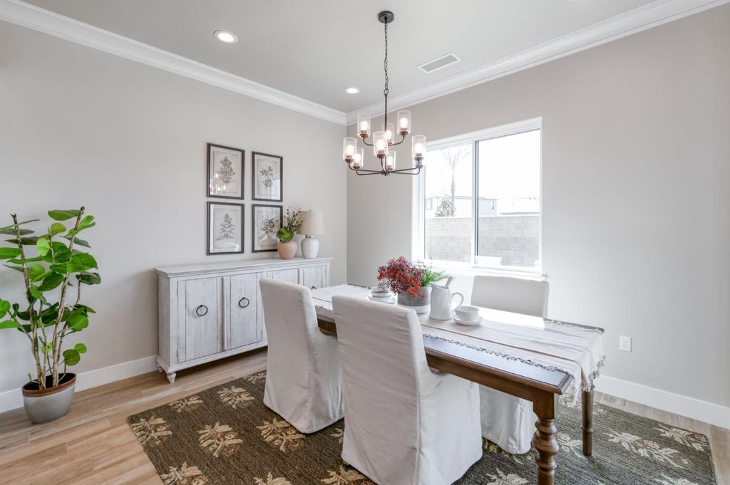 Image 10 of property listing at 2873 E Beech Tree Drive, Fresno, CA 93730