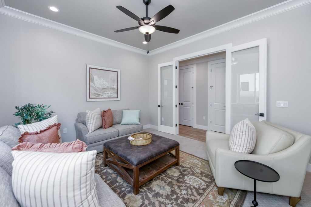 Image 17 of property listing at 2873 E Beech Tree Drive, Fresno, CA 93730