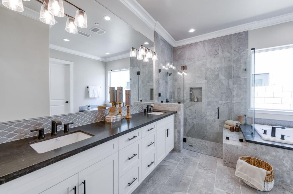 Image 19 of property listing at 2873 E Beech Tree Drive, Fresno, CA 93730