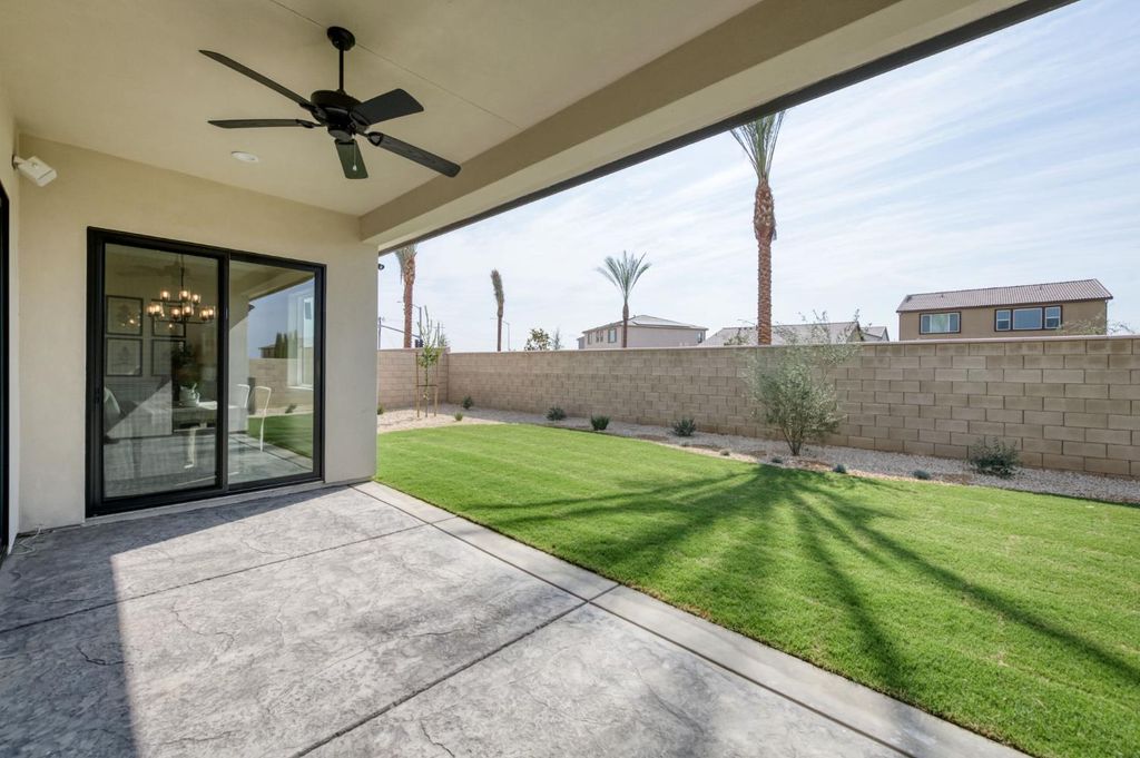 Image 26 of property listing at 2873 E Beech Tree Drive, Fresno, CA 93730