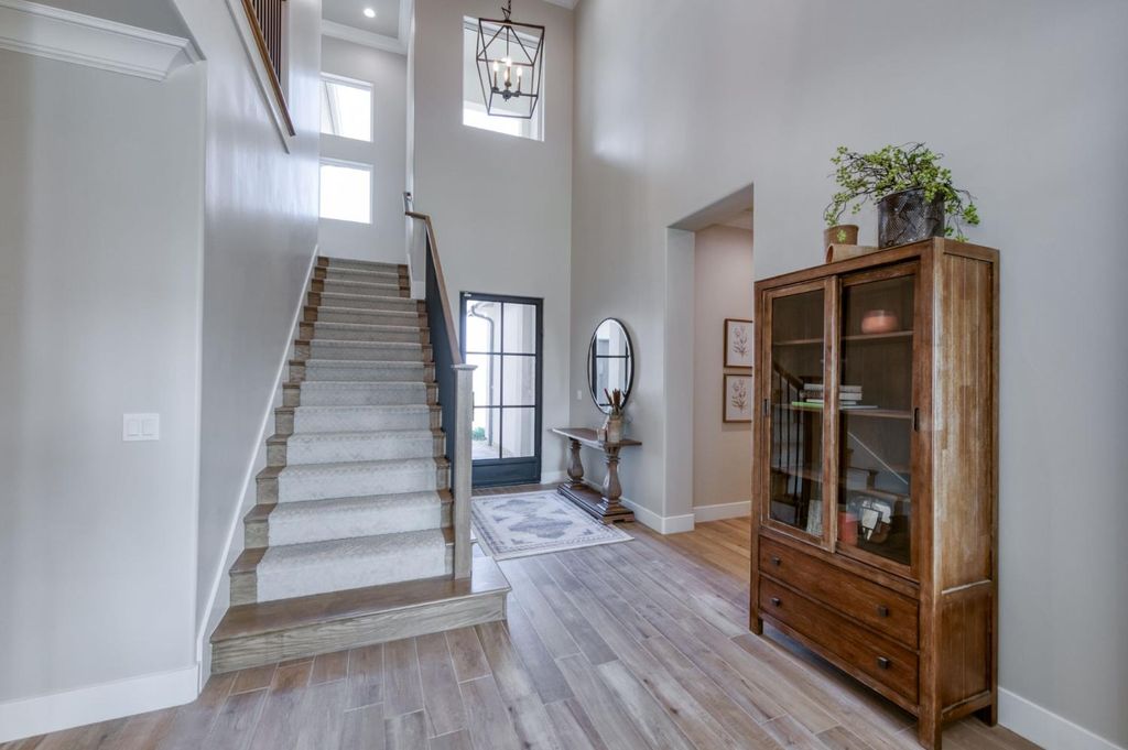 Image 4 of property listing at 2873 E Beech Tree Drive, Fresno, CA 93730