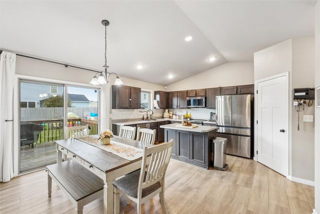 806 37th Street SW, Bondurant, IA 50035