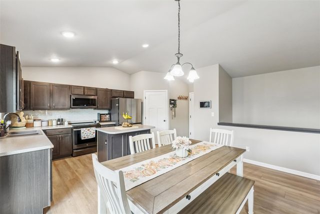 806 37th Street SW, Bondurant, IA 50035