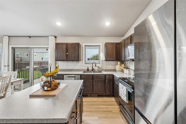 806 37th Street SW, Bondurant, IA 50035