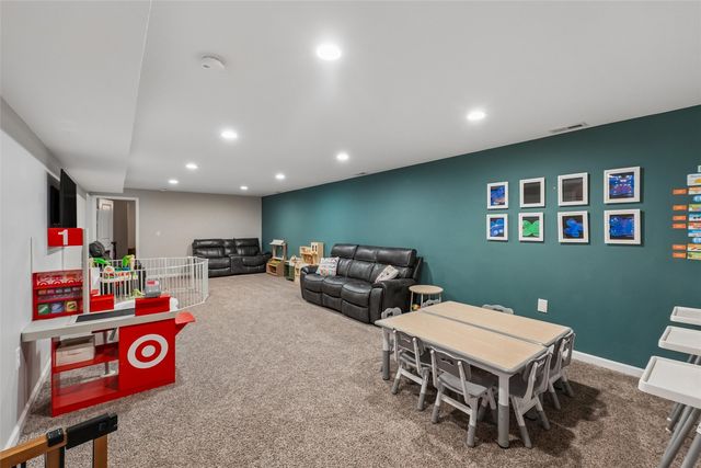 806 37th Street SW, Bondurant, IA 50035
