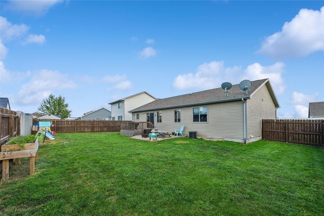806 37th Street SW, Bondurant, IA 50035