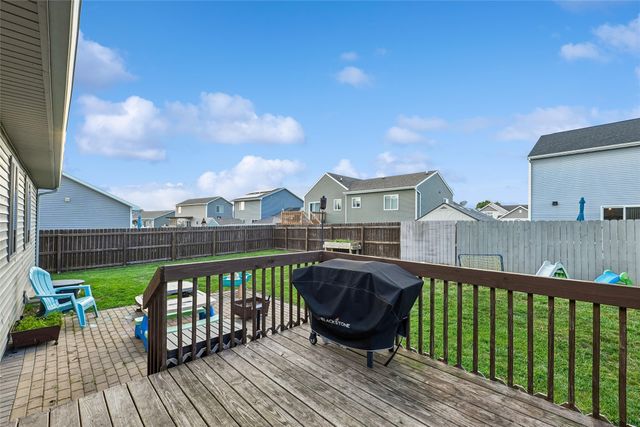 806 37th Street SW, Bondurant, IA 50035