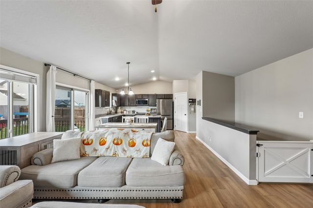 806 37th Street SW, Bondurant, IA 50035
