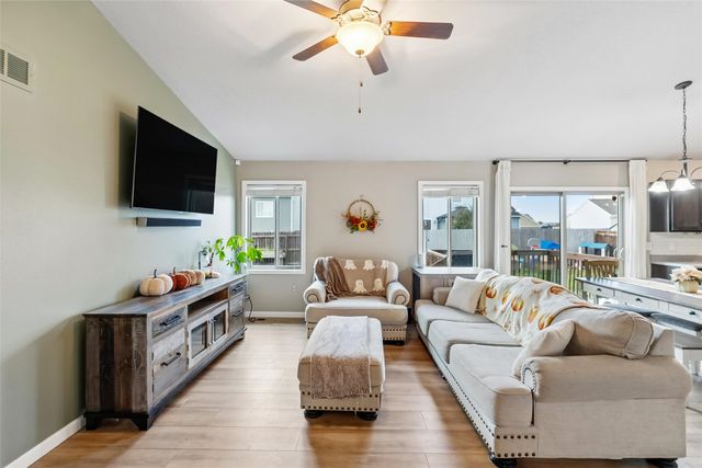 806 37th Street SW, Bondurant, IA 50035